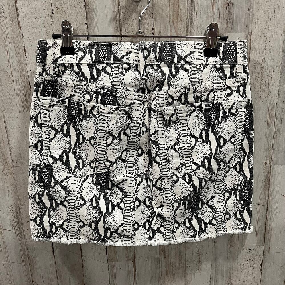 FRAME Le Mini Split Front Black Python-Print Deni… - image 4